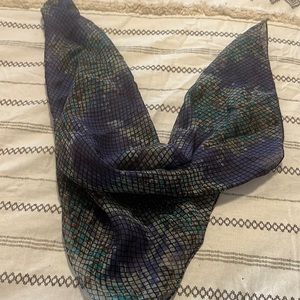 20x20 purples design scarf